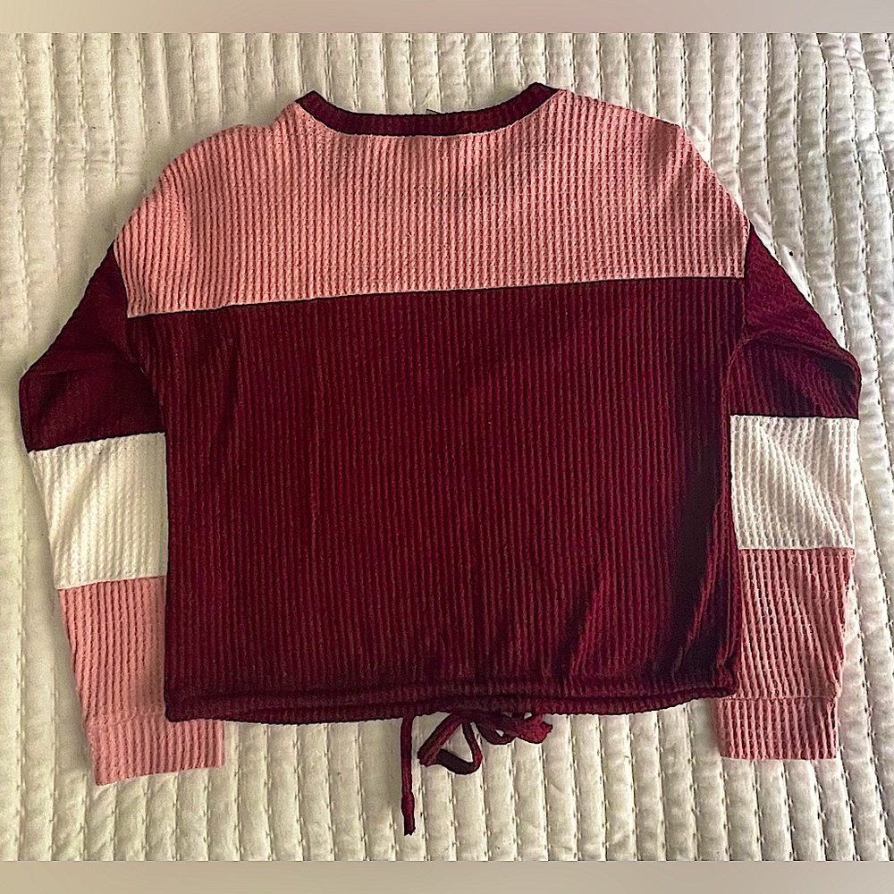 Womens, pink & white, cropped shirt with laced sting.